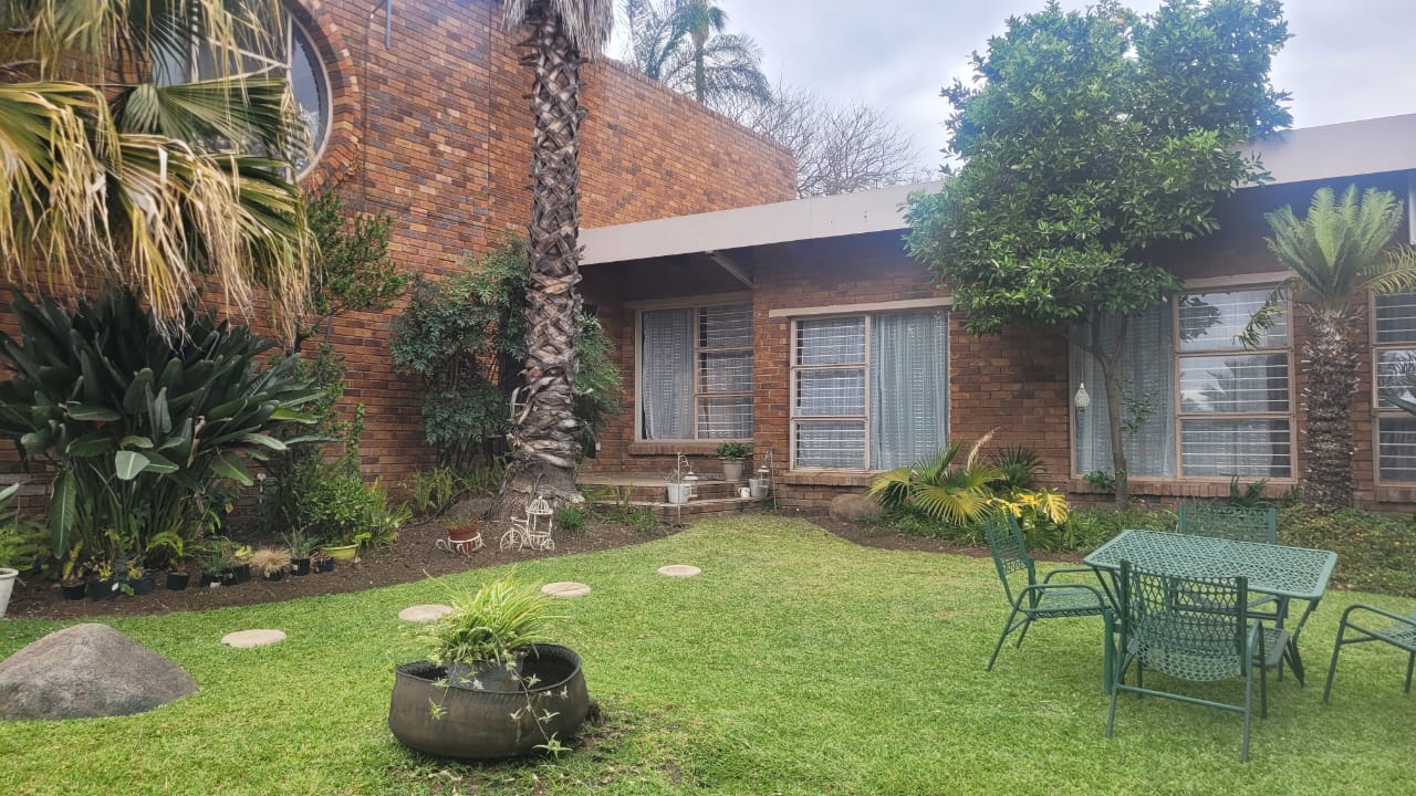 5 Bedroom Property for Sale in Elandsrand North West